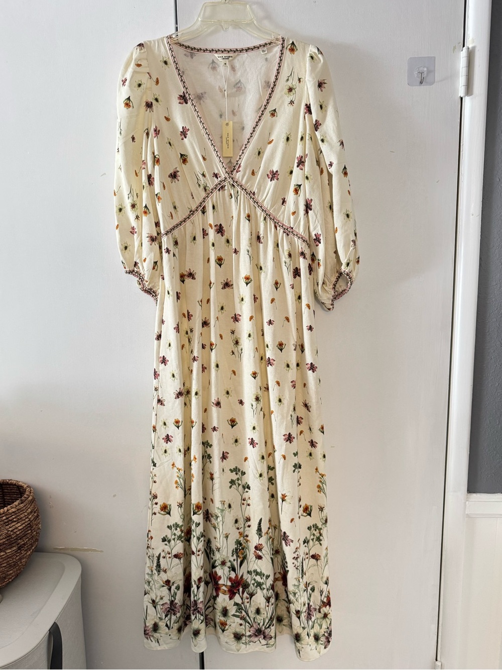 MAX STUDIO Whimsy Floral Maxi Dress with V-Neck and Puff Sleeves-Medium - Picture 3 of 11